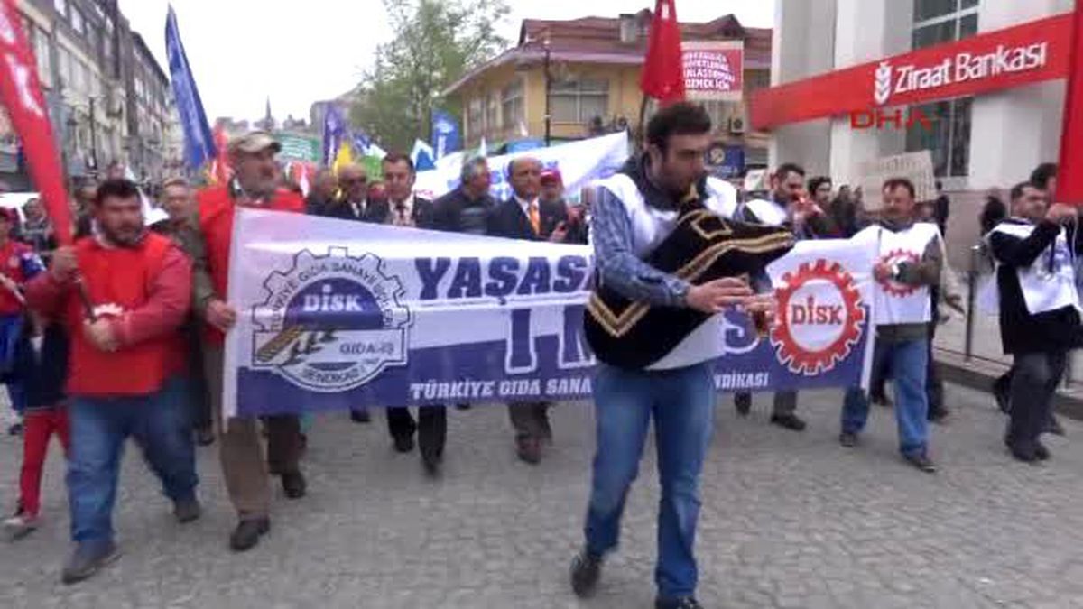 Rize\'de Horonlu 1 Mayıs Kutlaması
