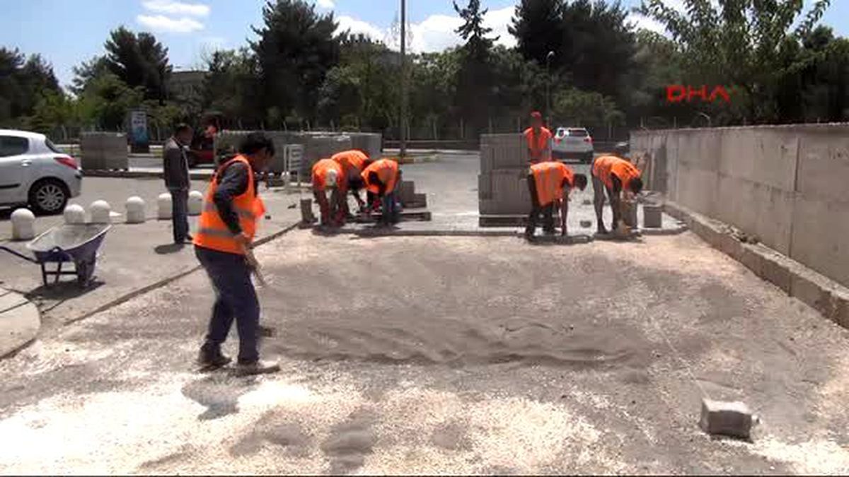Şanlıurfa?da Taşeron İşçiler 1 Mayıs\'ta da Çalıştı