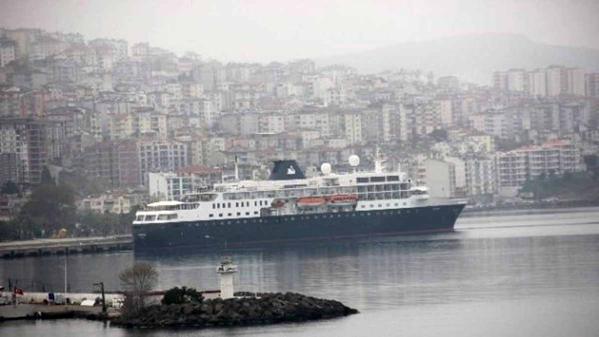 Sinop\'un İlk Kurvaziyer Yolcu Gemisi Bahama\'dan