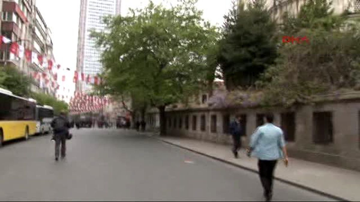 Şişli Meydanı 1 Mayıs\'ı Sakin Geçiriyor 1-
