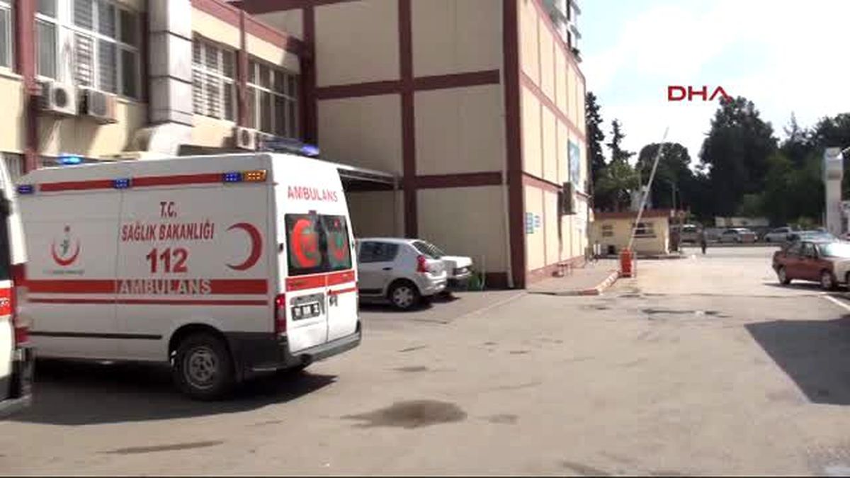Tesisat Çeken Elektrikçi, Akıma Kapıldı