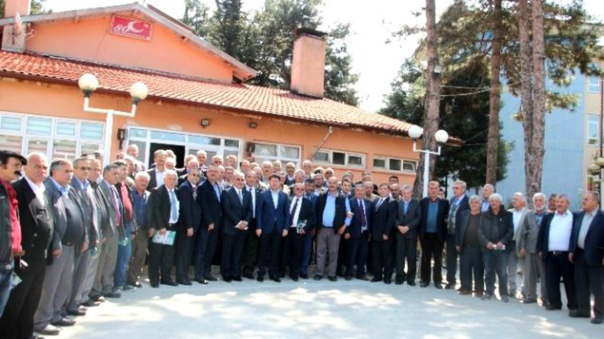 AK Parti Milletvekili Ulus\'ta Muhtarlarla Buluştu