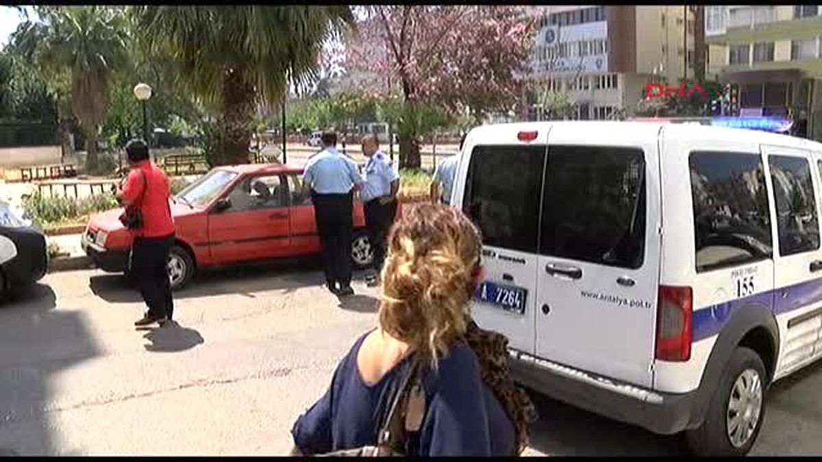 Antalya - Emniyet Binası Önünde Şüpheli Paket