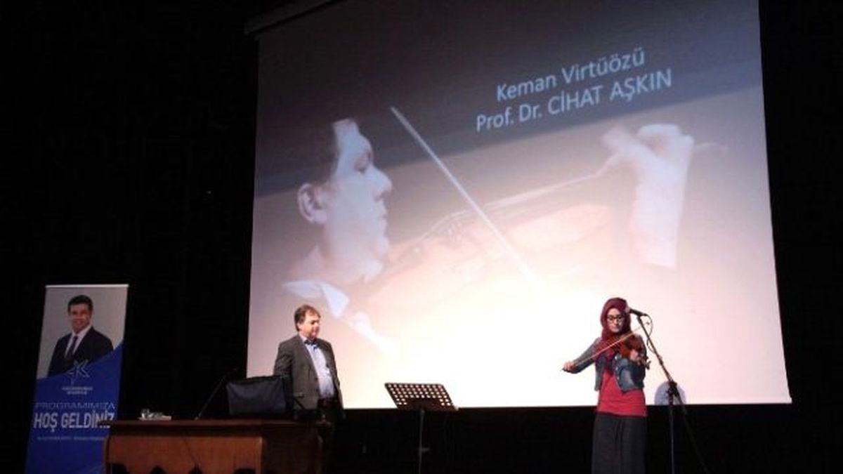Aşkın: "Şov Dünyası ile Sanat Dünyası Ayrıdır"