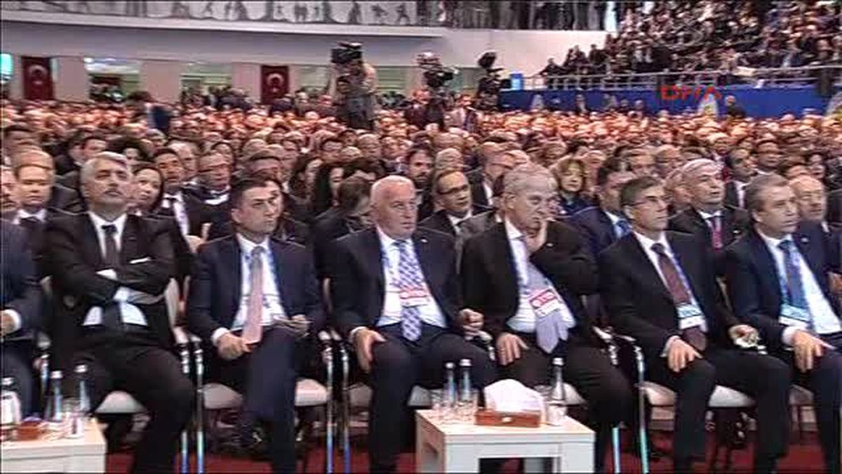 Başbakan Davutoğlu Türkiye\'yi 2023 Yılında Dünyanın En Büyük İlk 10 Ekonomisi İçine Sokacağız-8