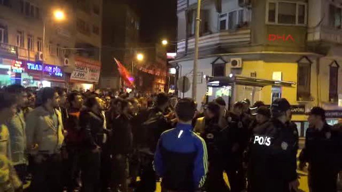 Bilecik\'te 2 Bin Kişi, HDP İl Binasına Saldırdı