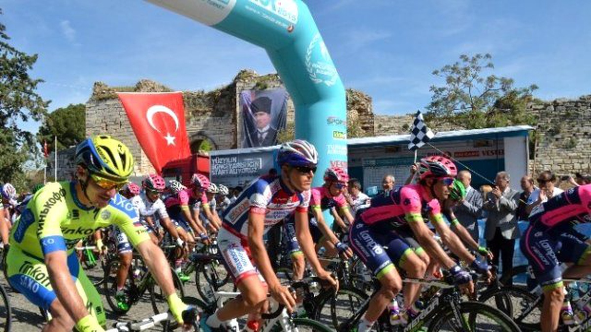 Bisiklet Turunun 7.etabı St.jean Kilisesi Önünde Start Aldı