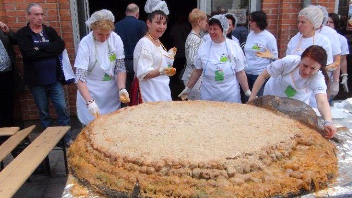 Budapeşte\'de 25 Bin Adet Lahana Sarması Rekoru Kırıldı