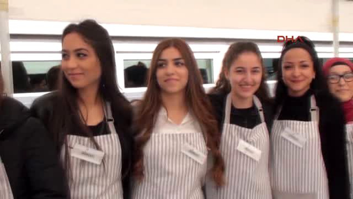 Büyükelçi Mehmet Dönmez\'den Yeni Camiye Destek Sözü