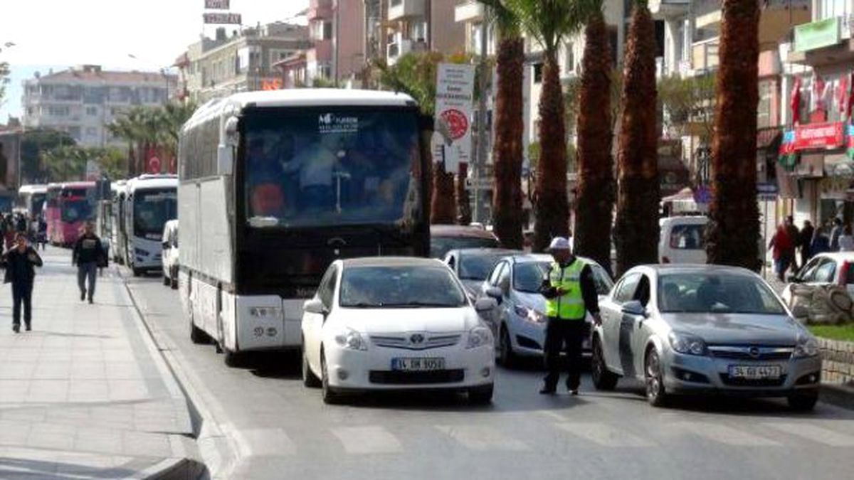 Çanakkale İskelesinde Araç Yoğunluğu
