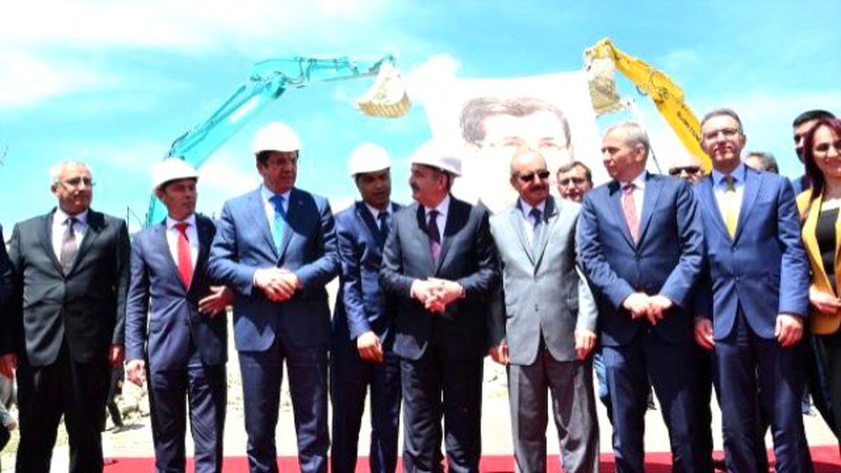 Çifte Bakanlı Hastane Temeli