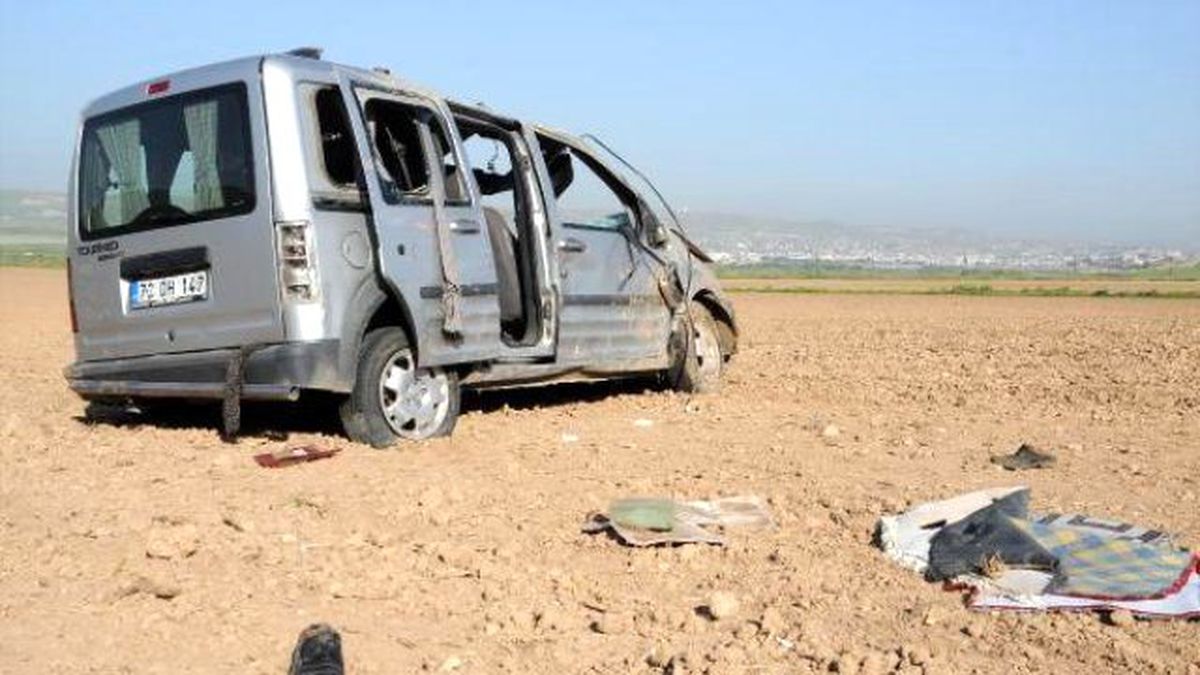 Cizre\'de Şarampole Yuvarlanan Araçta 2 Ölü, 4 Yaralı