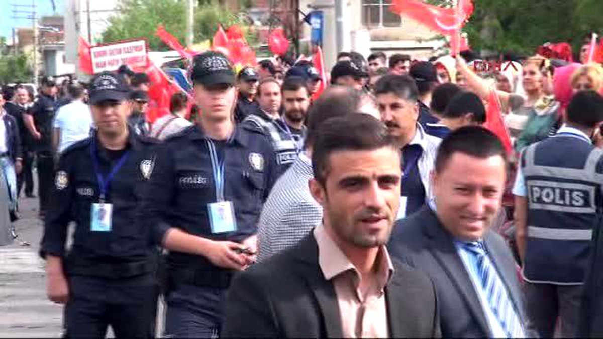 Diyarbakır\'da Belediyeyi Ziyaret Etmedi