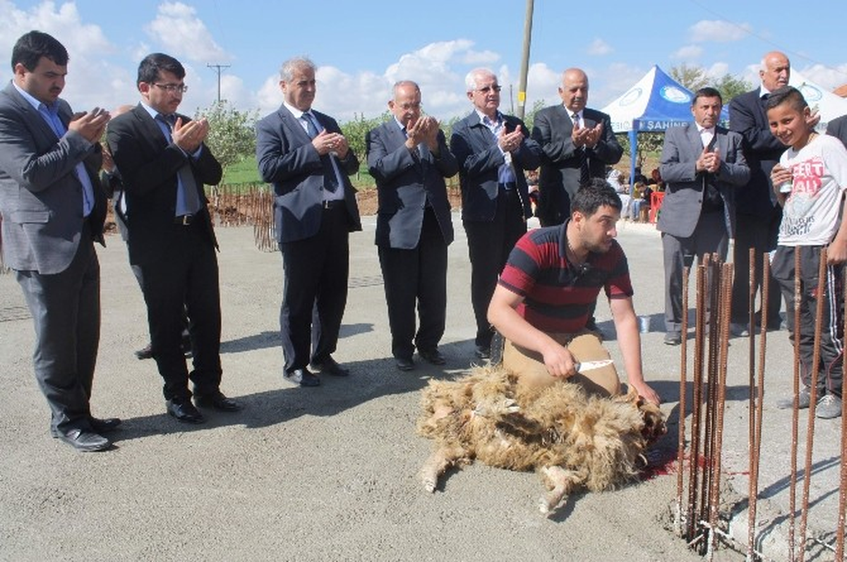 Emekli Parasıyla Kur\'an Kursu Yaptırıyor