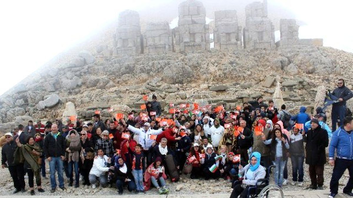 Engelliler Nemrut Dağı\'na Çıkmak İçin Engel Tanımadı