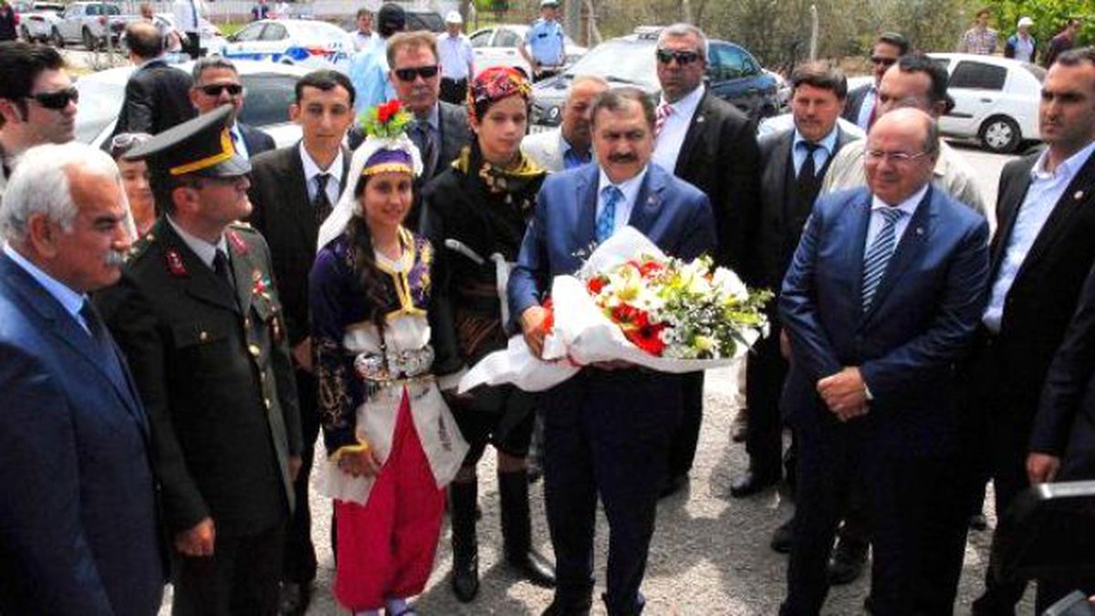 Eroğlu, Dalaman\'da Partisinin Vekil Adayları İçin Destek İstedi (2)