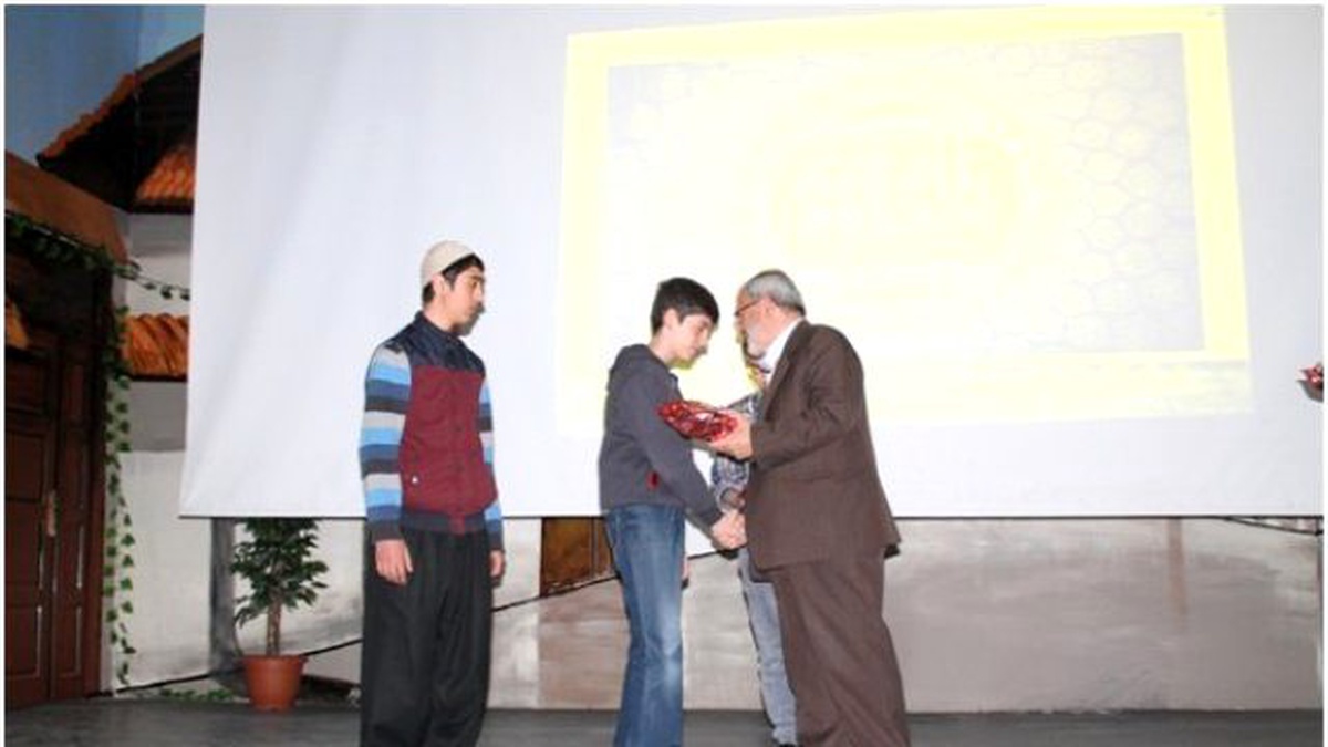 Hz. Muhammed\'i En İyi Anlatan Öğrencilere Ödülleri Verildi