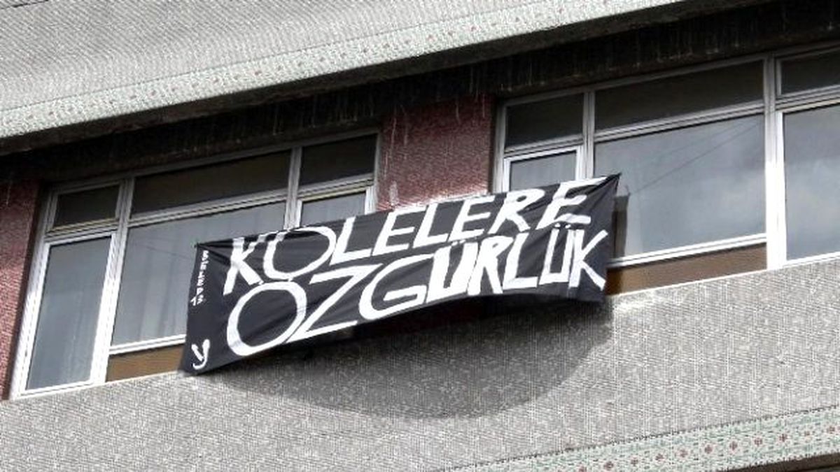 İzinsiz Asılan Pankart Kaldırıldı