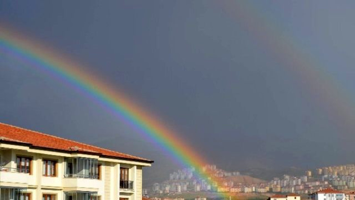 Malatya Semalarında Oluşan Gökkuşağı Büyüledi