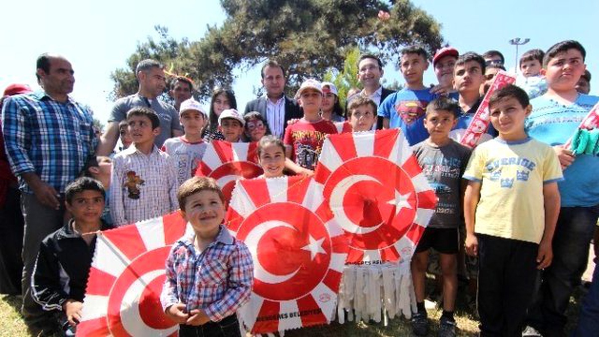 Menderes\'te Uçurtma Şenliği Coşkuyla Kutlandı