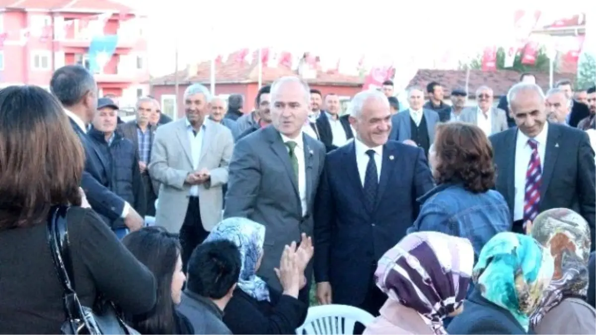 MHP Adaylarına Davullu Zurnalı Karşılama