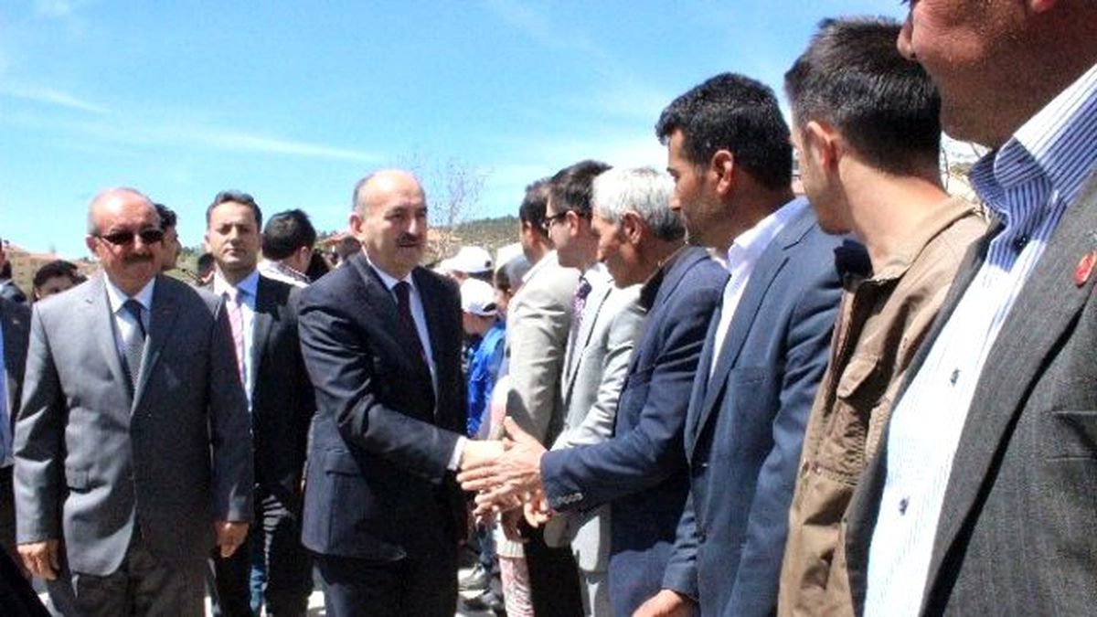 Müezzinoğlu\'ndan Muhalefete: "Milleti Kuş Beyinli Sanıyorlar Ancak Kendileri Kuş Beyinli"
