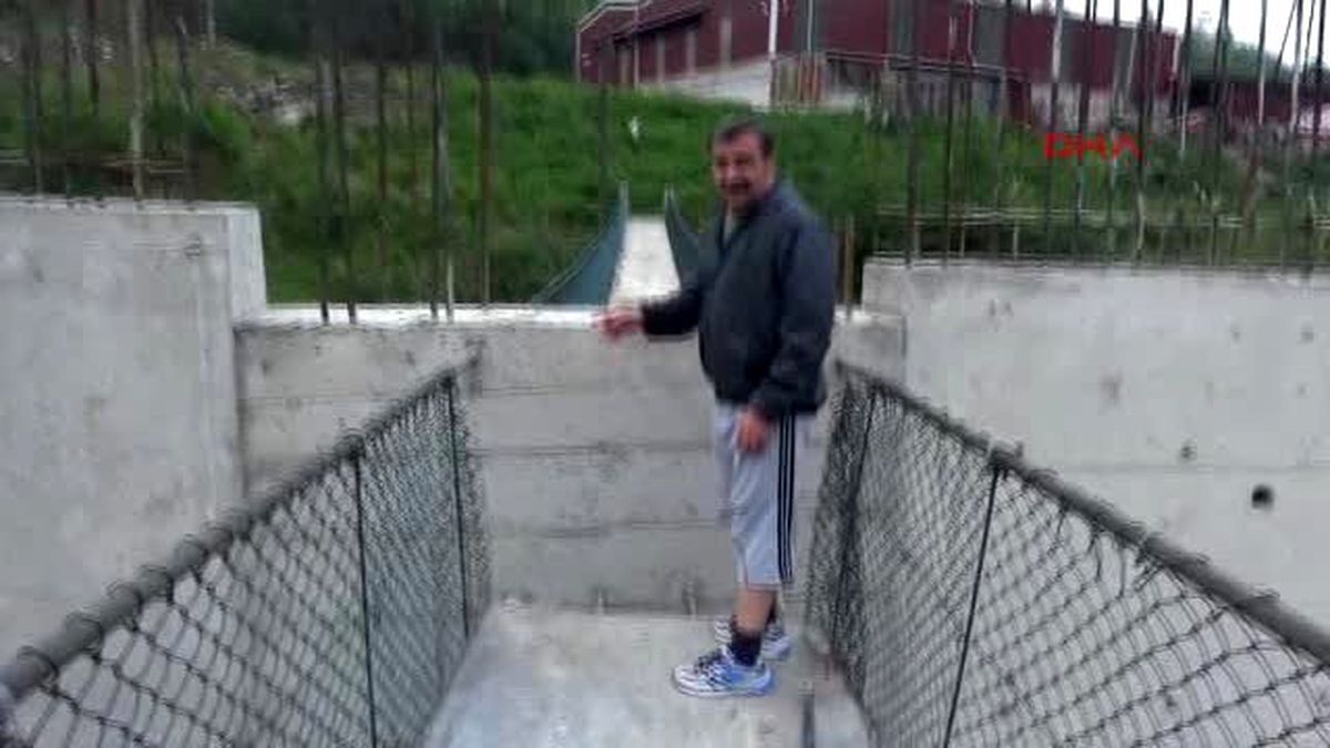 Rize?de Fıkra Gibi Asma Köprü