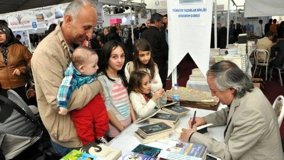 Tyb Erzurum Şubesi Kitap Fuarı\'nda Bir İlke İmza Attı