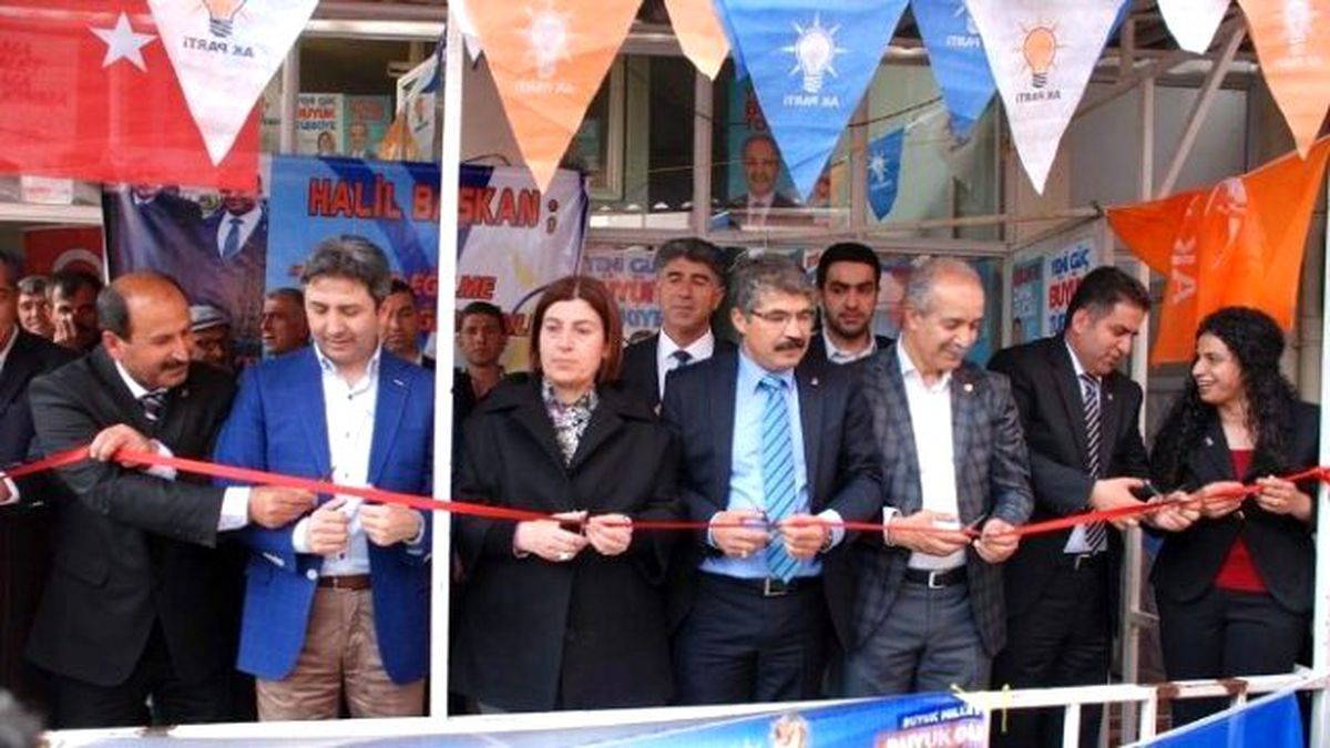 AK Parti Tut İlçesi Seçim Bürosu\'nun Açılışı Yapıldı