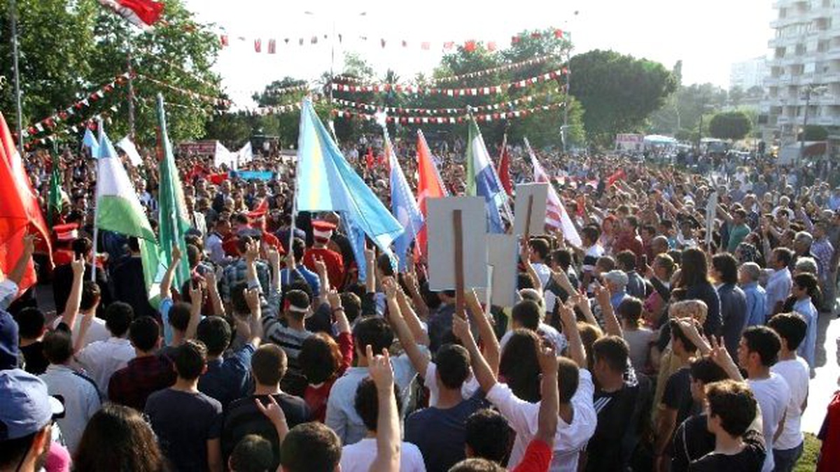 Antalya\'da Mehteranlı Türkçülük Günü Yürüyüşü