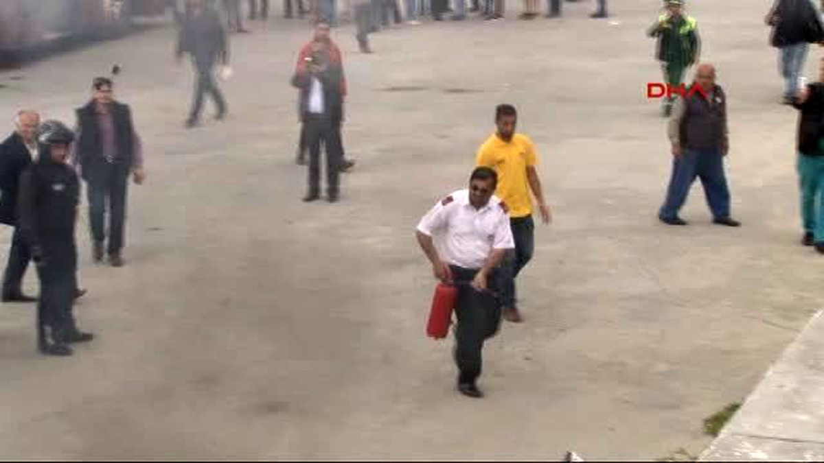 Çöp Kamyonetinin Kasasında Çıkan Yangın Söndürüldü...