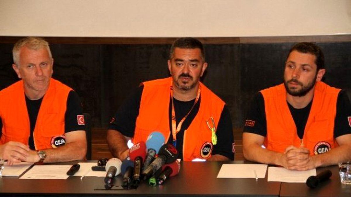 Enkazdan 2 Canlı Çıkaran Gea Ekibi Türkiye\'ye Döndü