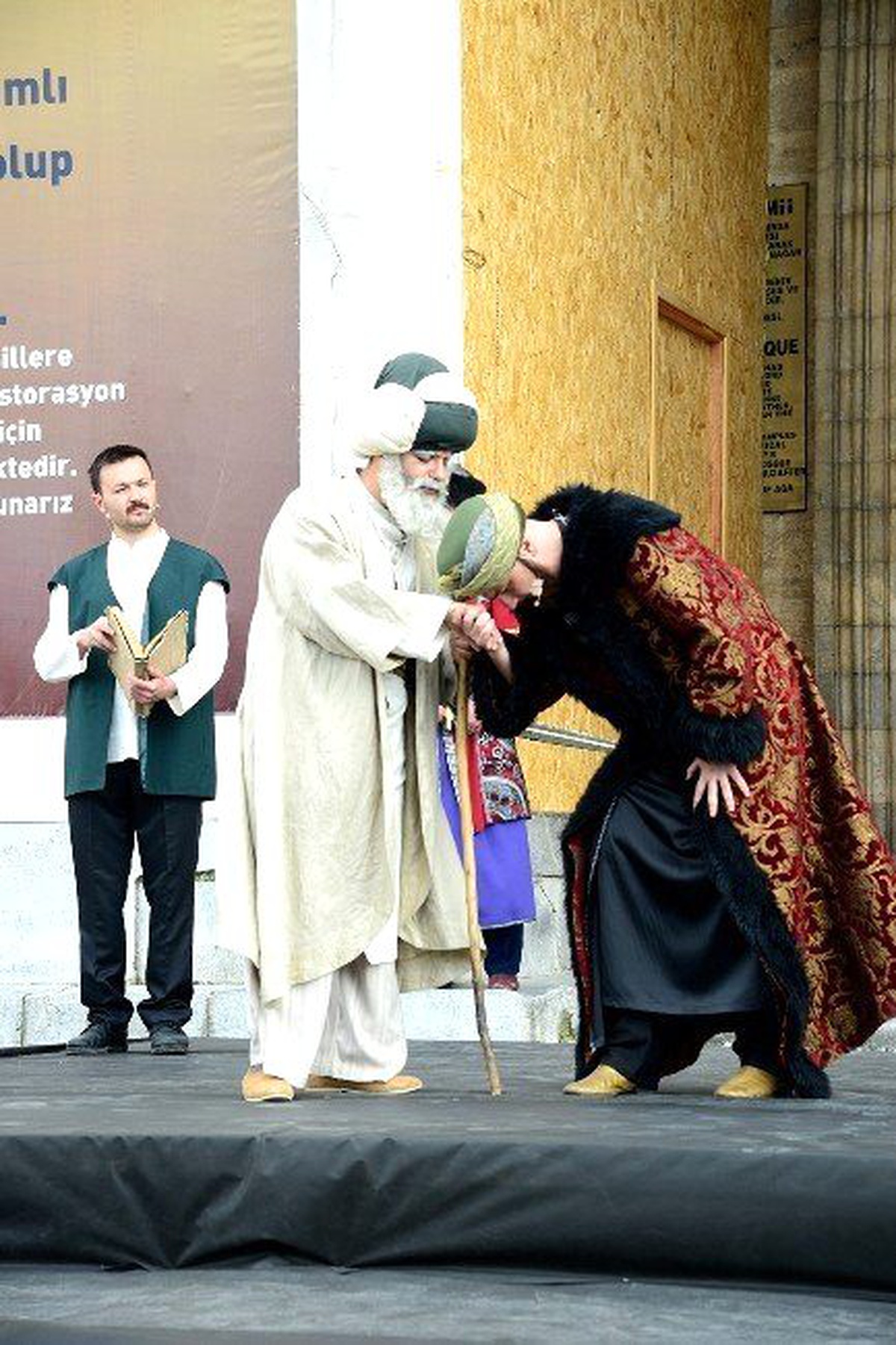 Hazreti Mevlana ve Ailesine Temsili Karşılama