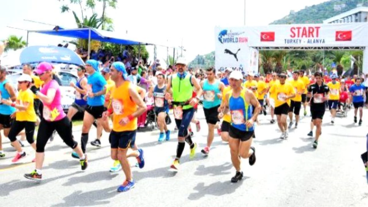 Omurilik Felçlileri İçin Düzenlenen Koşuya 3500 Kişi Katıldı