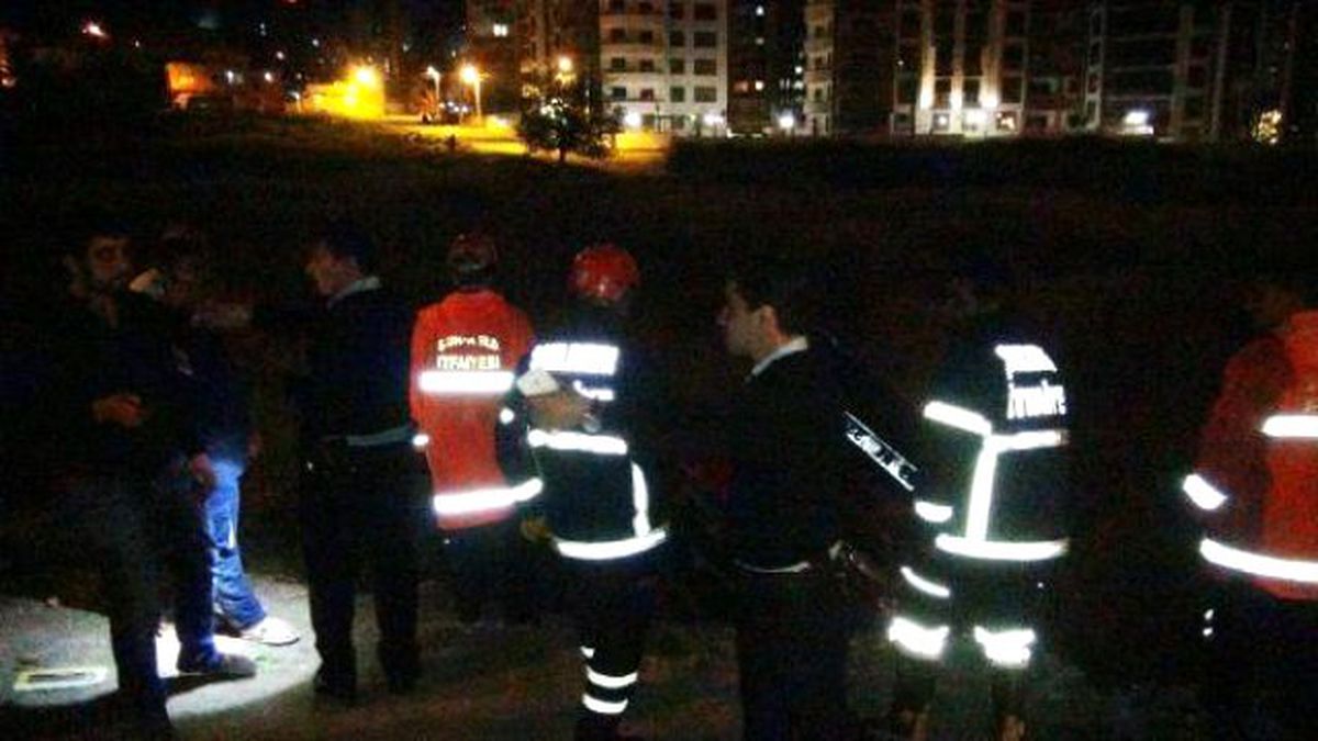 Otomobil Ağaca Çarptı: 3 Yaralı