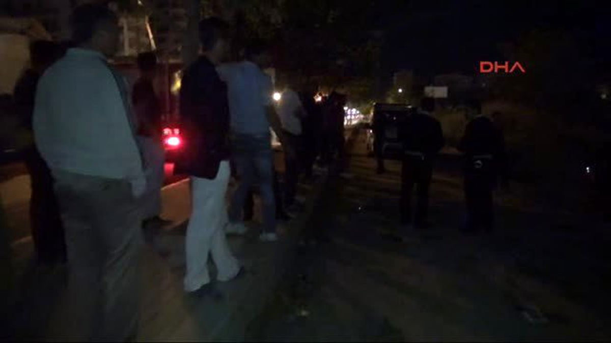 Şanlıurfa Otomobil Ağaca Çarptı 3 Yaralı