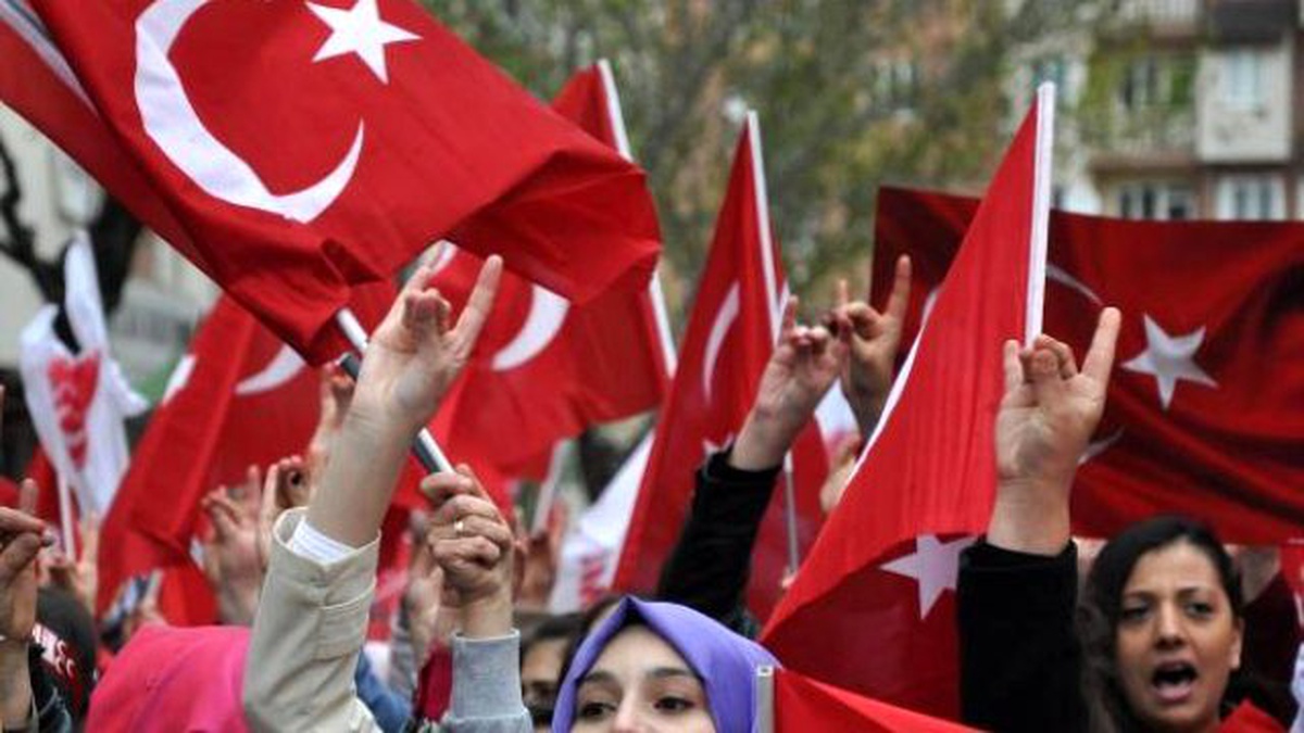 Sivas\'ta 3 Mayıs Türkçülük Günü Yürüyüşü