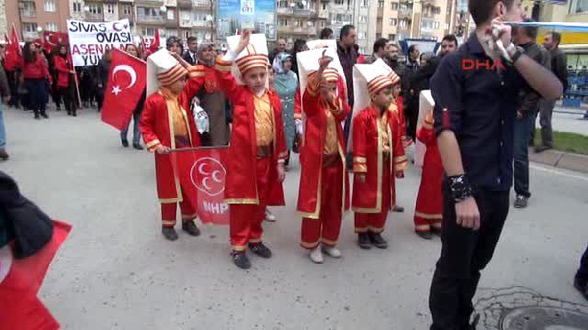 Sivas'ta 3 Mayıs Türkçülük Günü Yürüyüşü