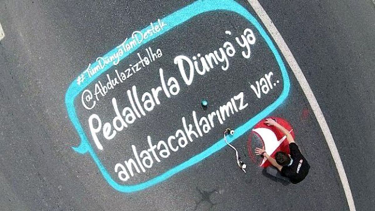 THY Bisikletçilere Destek Mesajlarını Yollara Kazıdı