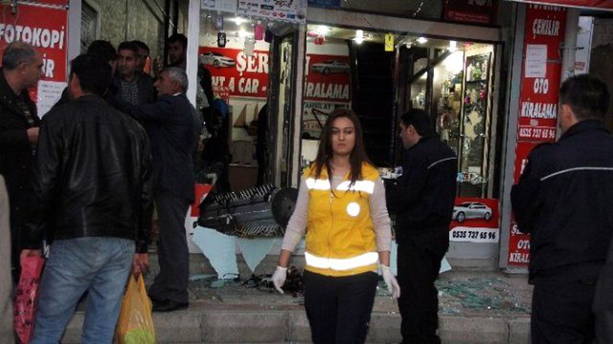 Van\'da Araç Kiralama Kavgası: 1 Yaralı
