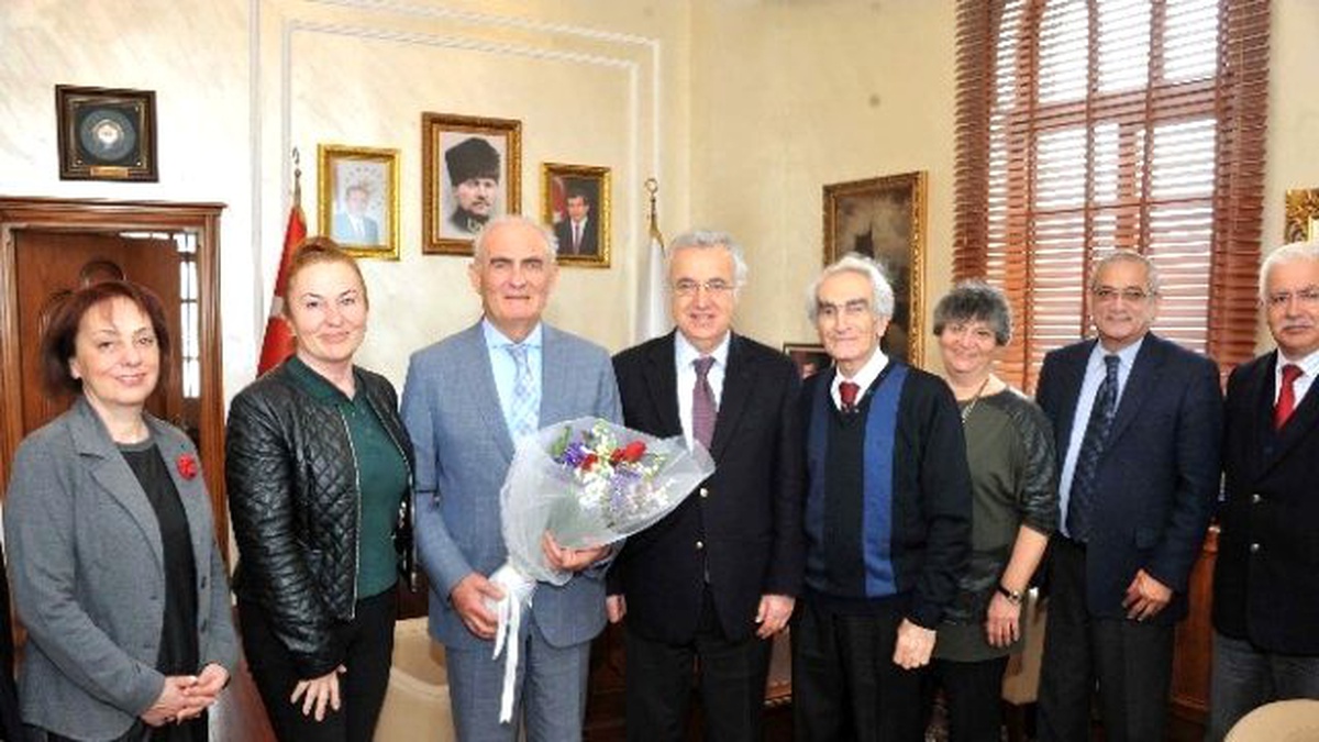 19 Mayıs Lisesi Mezunları Derneği\'nden Başkan Yılmaz\'a Ziyaret