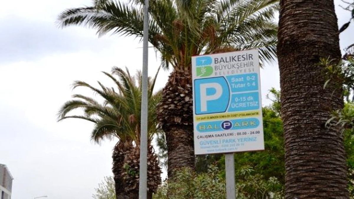 Ayvalık\'ta Parkomatlar Balpark Bünyesine Geçiyor