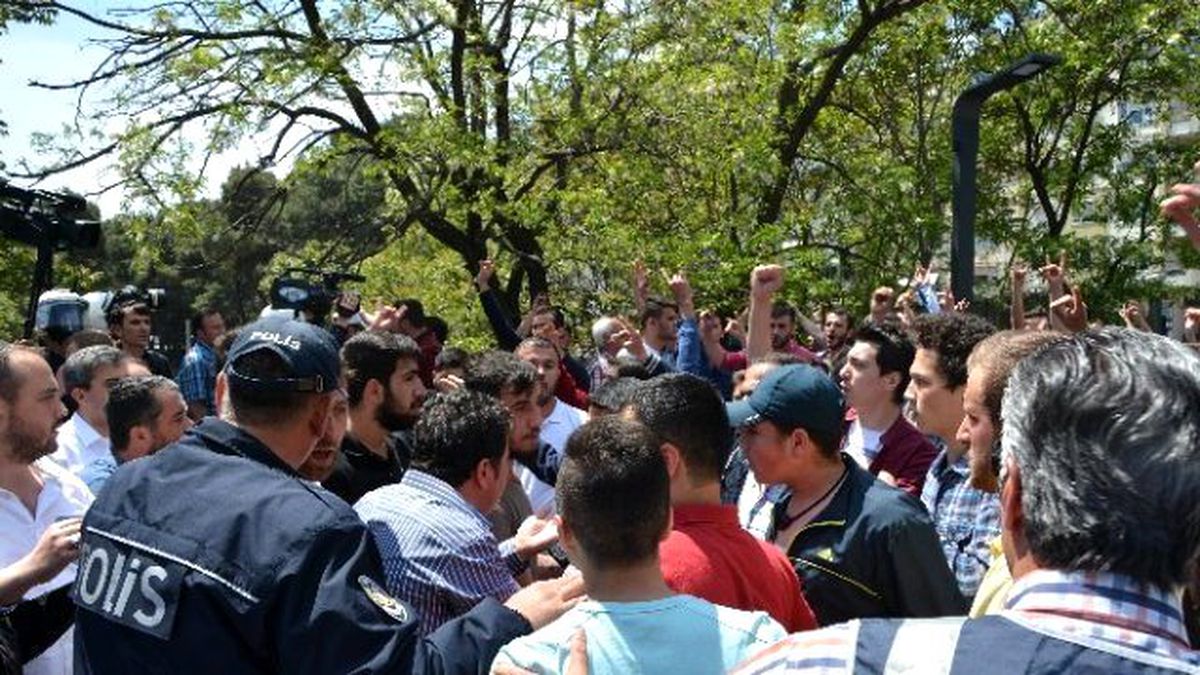 Balıkesir\'de Hdp Mitinginde Olaylar Çıktı