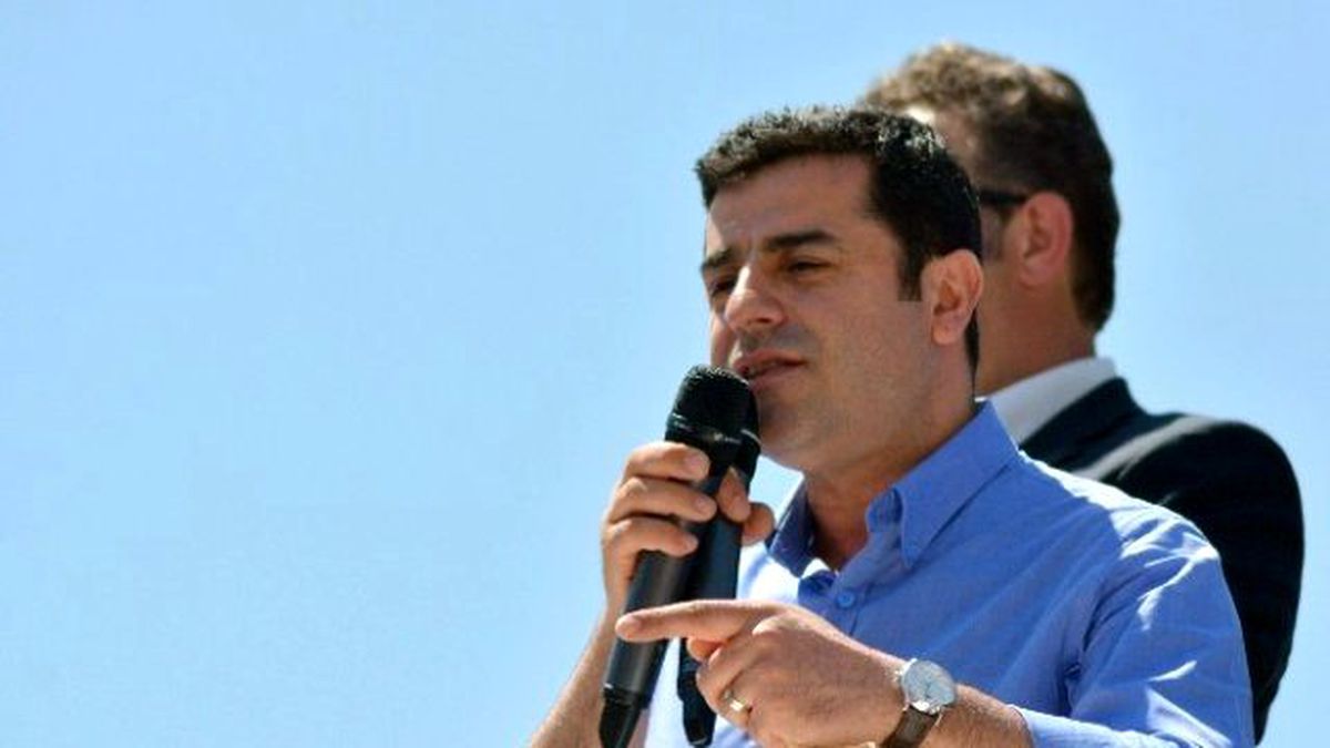 Balıkesir\'de Selahattin Demirtaş\'a Protesto