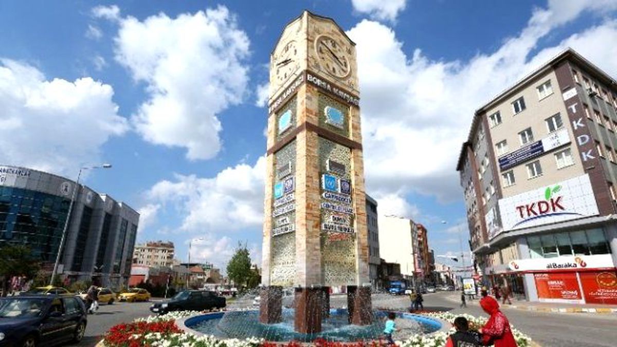 Borsa Kavşağına Süs Bitkileri Ekildi