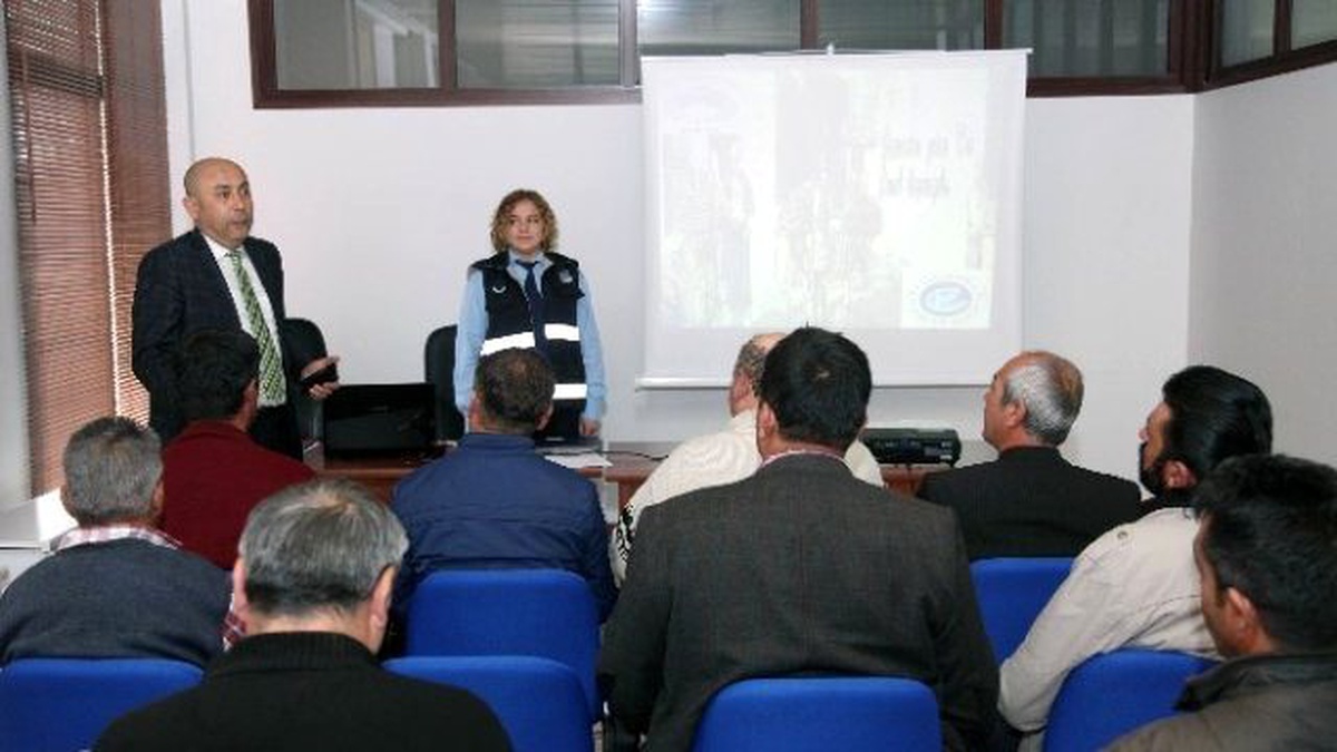 Büyükşehir Zabıtası\'ndan Simitçilere Eğitim