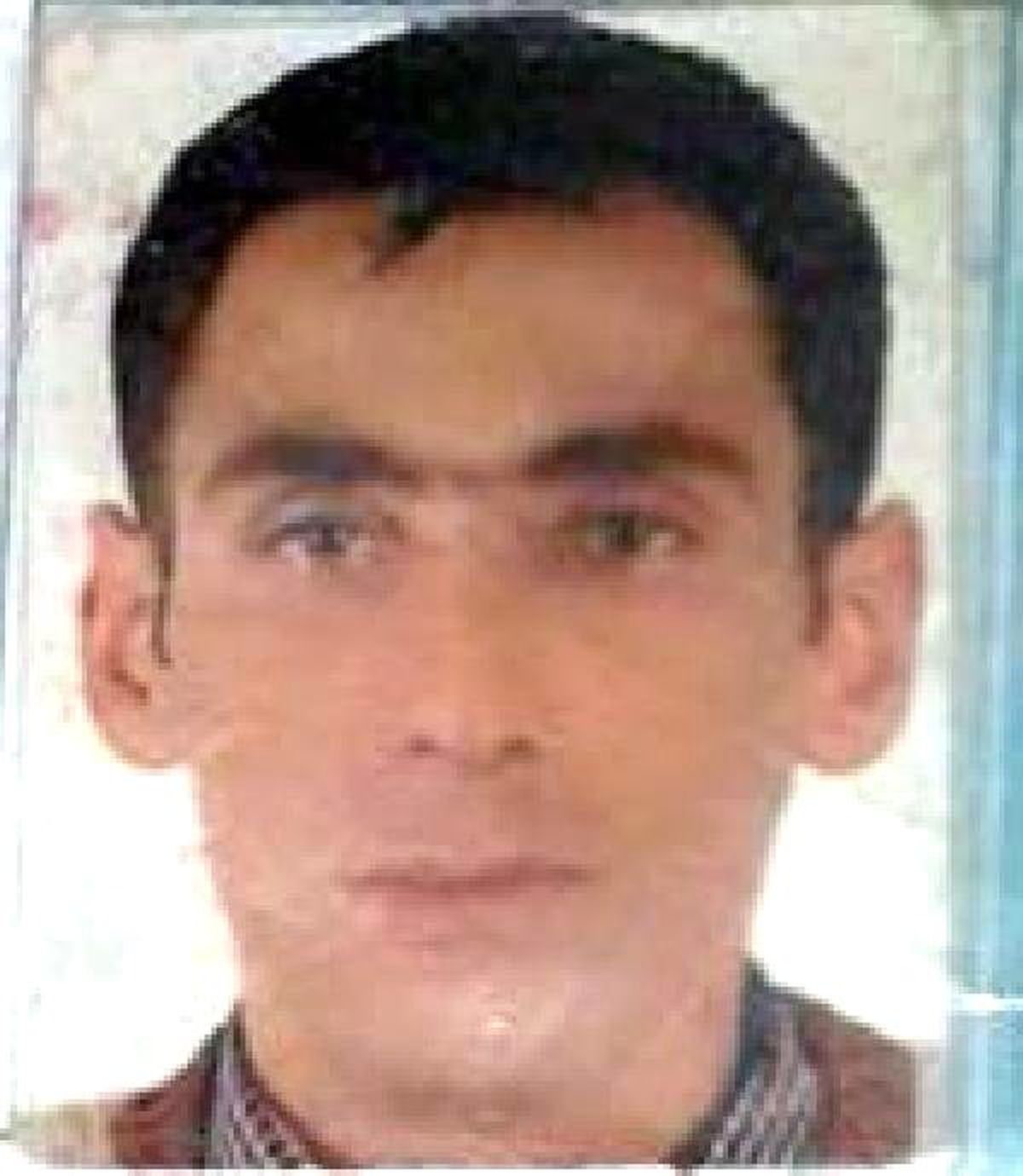Çamaşır İpiyle Kendini Astı