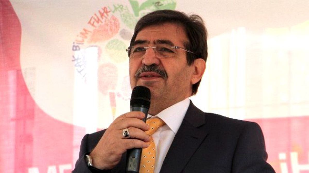 Çevre ve Şehircilik Bakanı Güllüce, Minikleri Bilim Fuarı\'nda Yalnız Bırakmadı