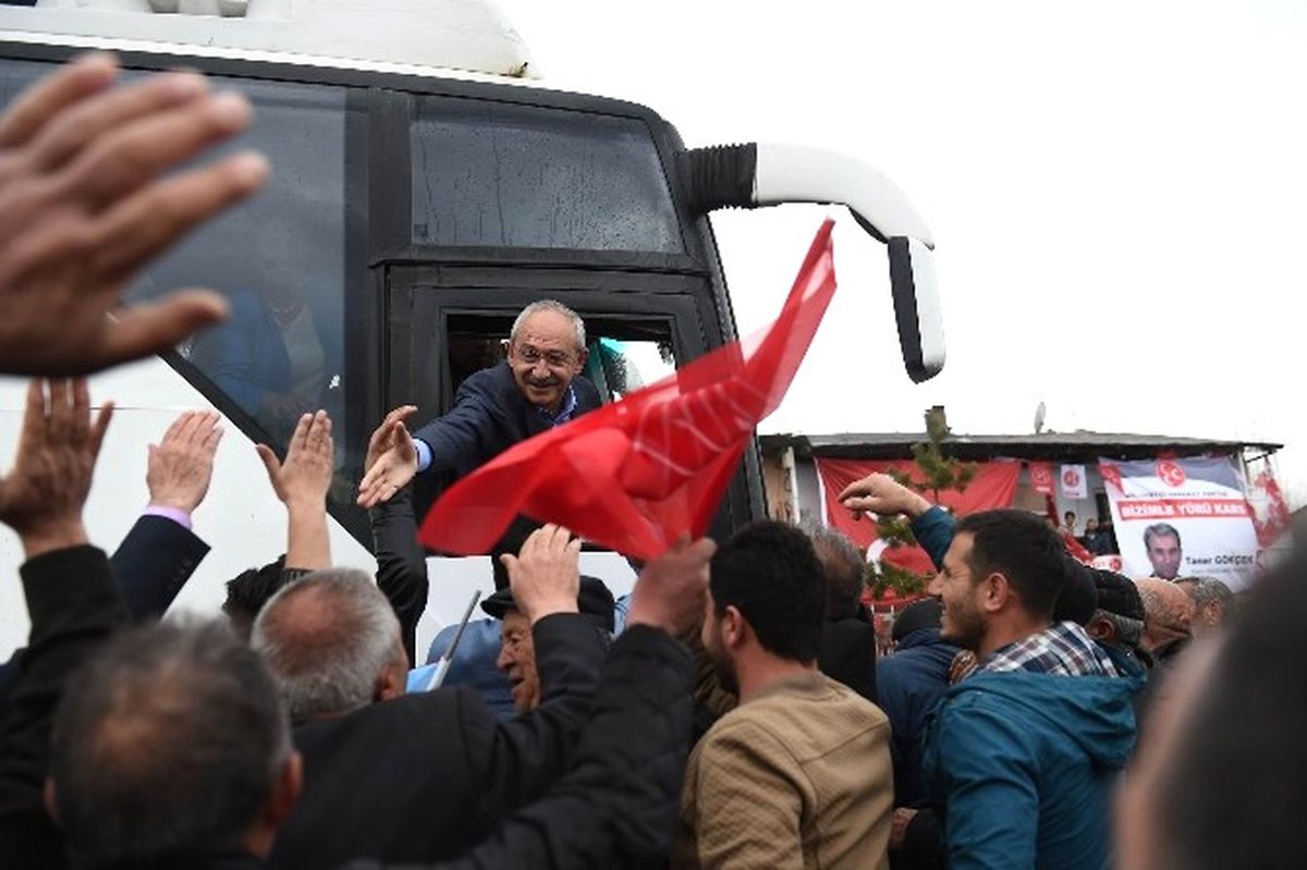 CHP Lideri Kılıçdaroğlu, Susuz'da Çay Molası Verdi