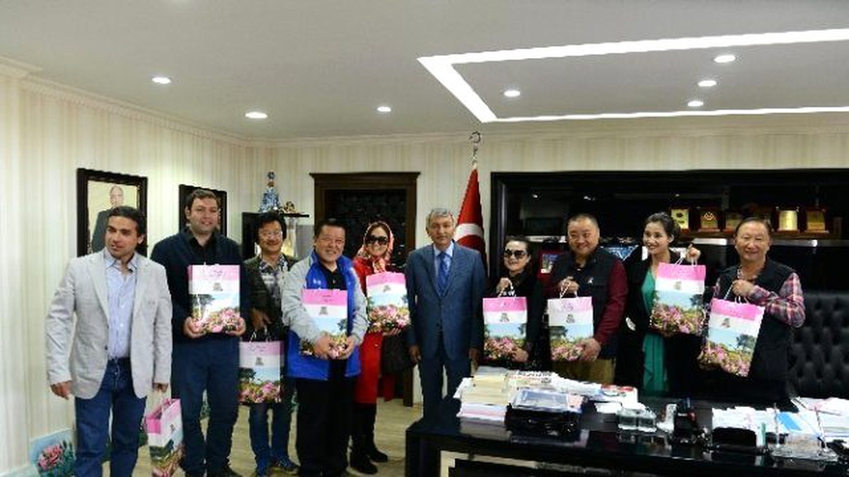Çinli Heyet Başkan Günaydın\'ı Ziyaret Etti